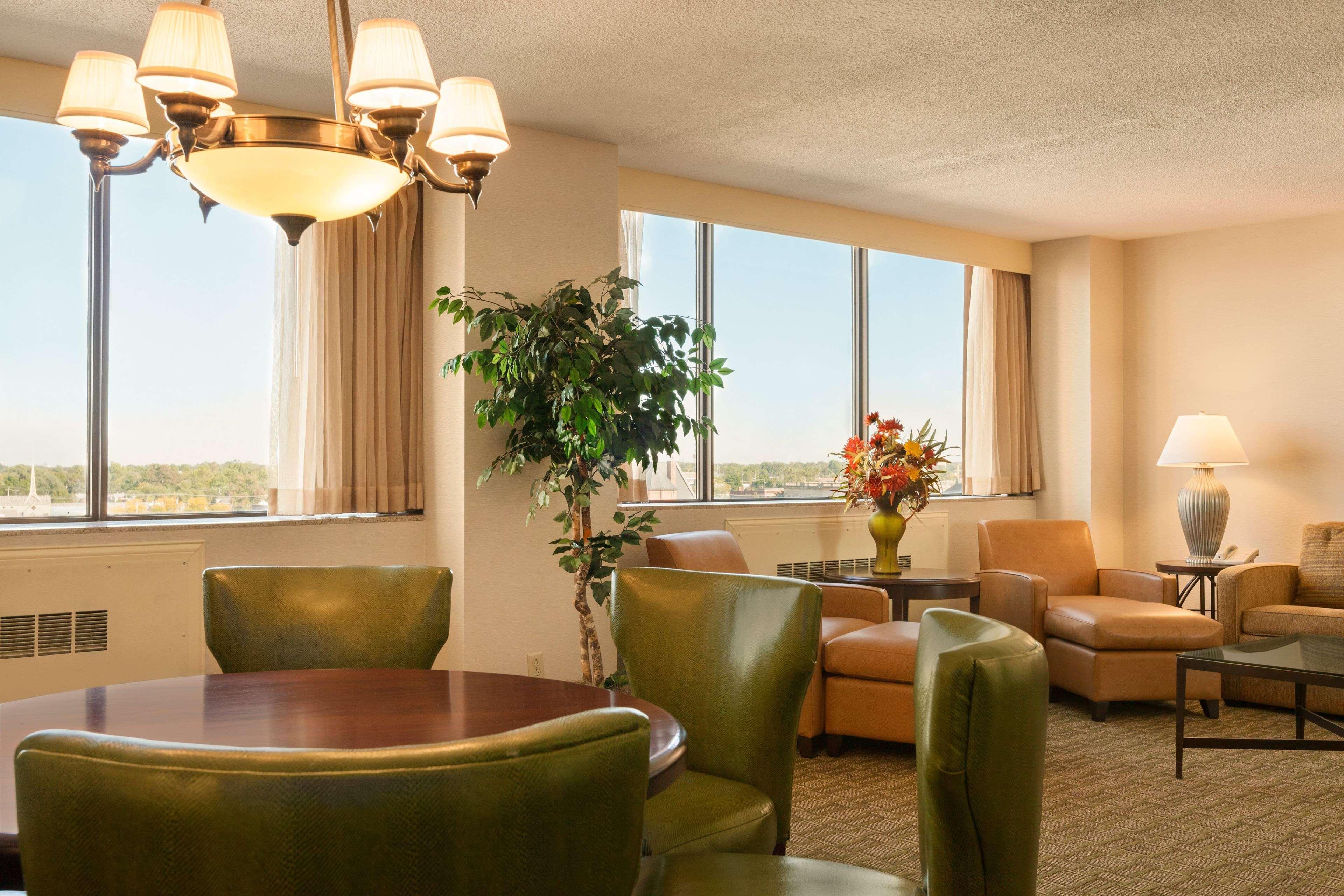 Hilton Fort Wayne At The Grand Wayne Convention Center (Adults Only) מראה חיצוני תמונה