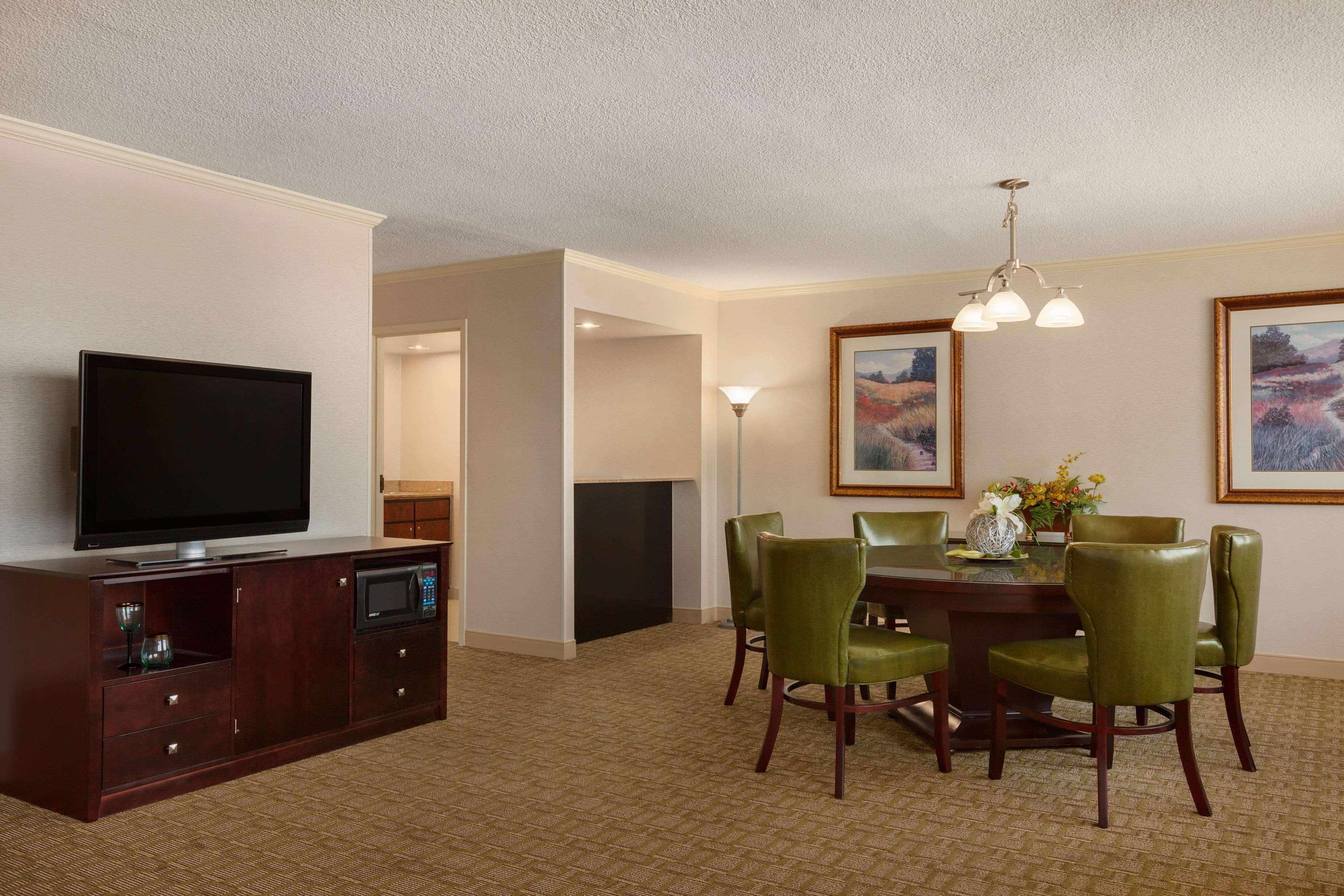 Hilton Fort Wayne At The Grand Wayne Convention Center (Adults Only) מראה חיצוני תמונה