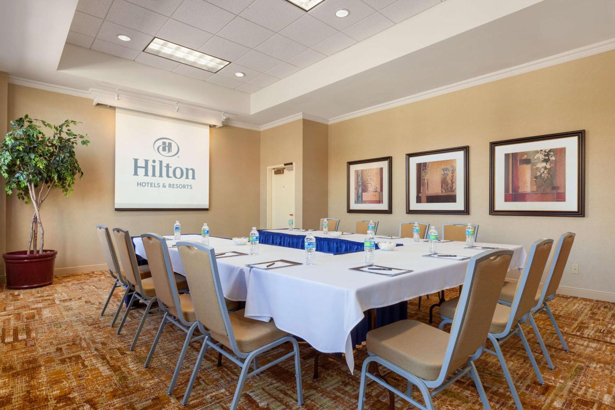 Hilton Fort Wayne At The Grand Wayne Convention Center (Adults Only) מראה חיצוני תמונה