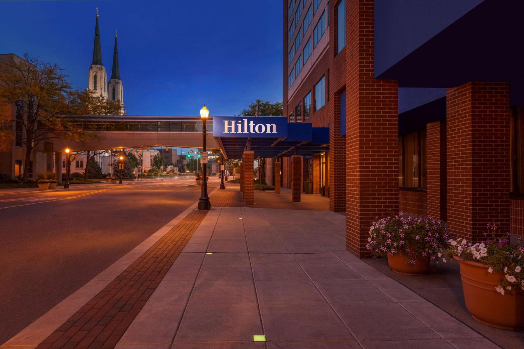 Hilton Fort Wayne At The Grand Wayne Convention Center (Adults Only) מראה חיצוני תמונה