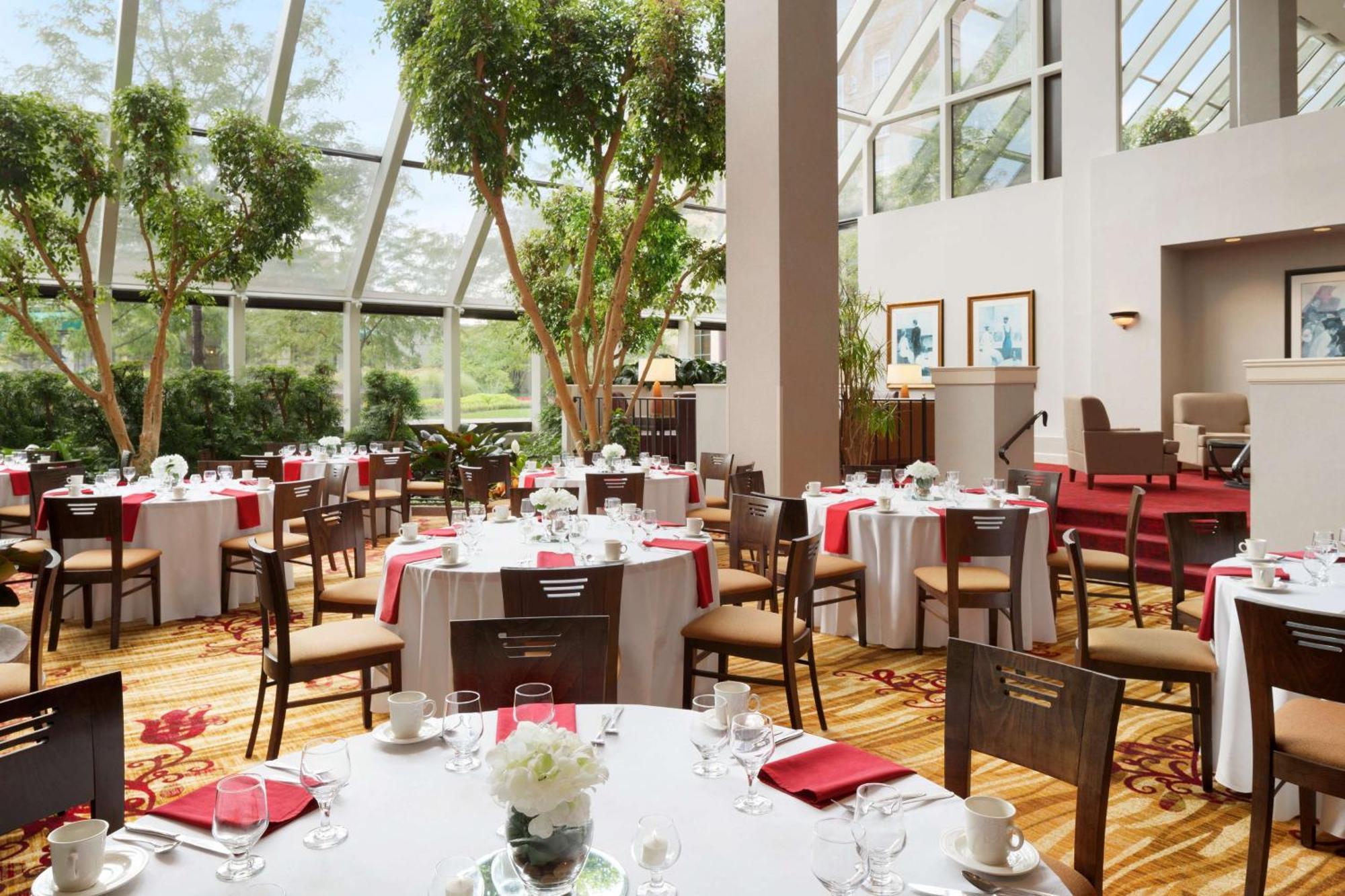 Hilton Fort Wayne At The Grand Wayne Convention Center (Adults Only) מראה חיצוני תמונה