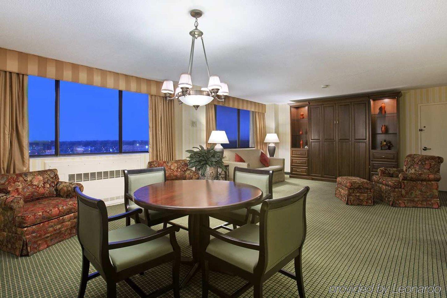 Hilton Fort Wayne At The Grand Wayne Convention Center (Adults Only) חדר תמונה