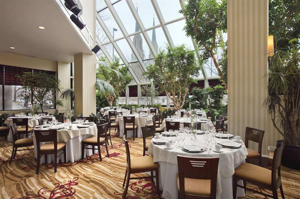 Hilton Fort Wayne At The Grand Wayne Convention Center (Adults Only) מסעדה תמונה